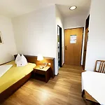 Meyer, Familie Orthacker