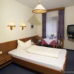 Meyer, Familie Orthacker Pensión