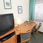 Meyer, Familie Orthacker