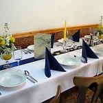 Pensión Meyer, Familie Orthacker 3*