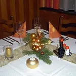 Meyer, Familie Orthacker 3*