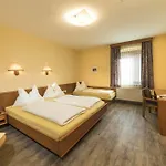 Meyer, Familie Orthacker 3*