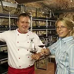 Pensión Meyer, Familie Orthacker 3*