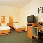 Pensión Meyer, Familie Orthacker 3*