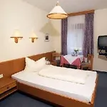 Meyer, Familie Orthacker Pensión 3*