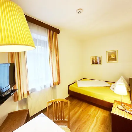 Fruehstueckspension Meyer, Familie Orthacker Graz