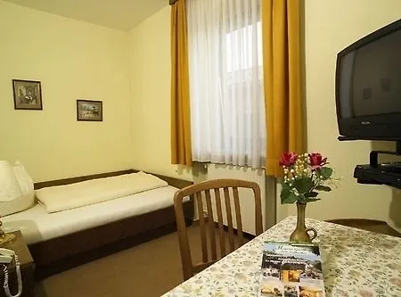 Fruehstueckspension Meyer, Familie Orthacker