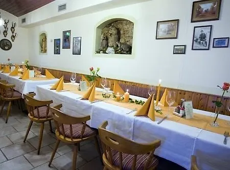 بيت ضيافة Fruehstueckspension Meyer, Familie Orthacker 3*
