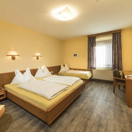 Fruehstueckspension Meyer, Familie Orthacker 3*