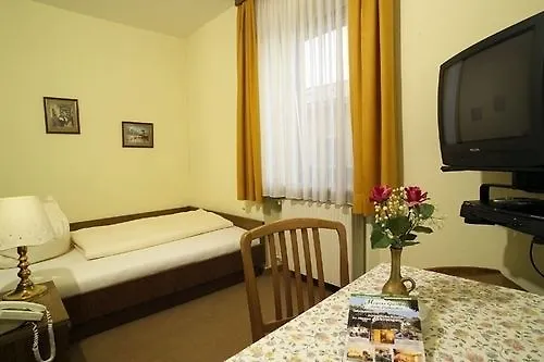 Fruehstueckspension Meyer, Familie Orthacker