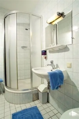 Fruehstueckspension Meyer, Familie Orthacker 3* Грац