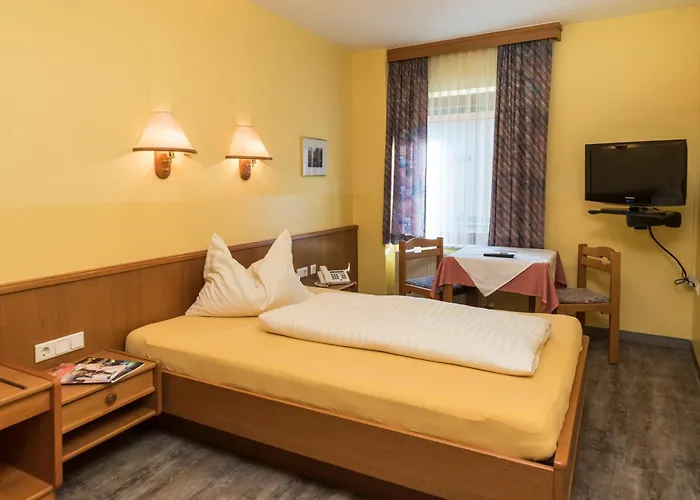 게스트하우스 Fruehstueckspension Meyer, Familie Orthacker